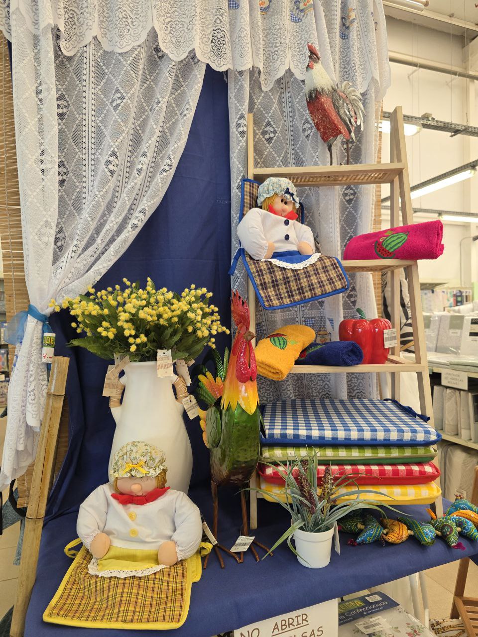 Sección de decoración y textil en Keidea