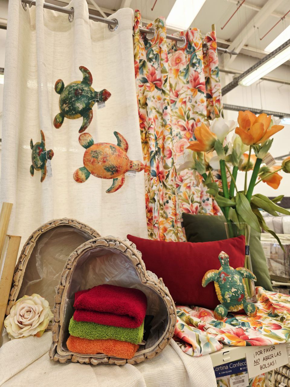 Decoración textil colorida